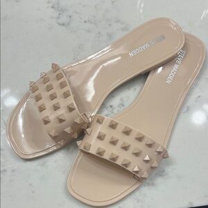 Brand new! Steve Madden Beige Studded Sandals